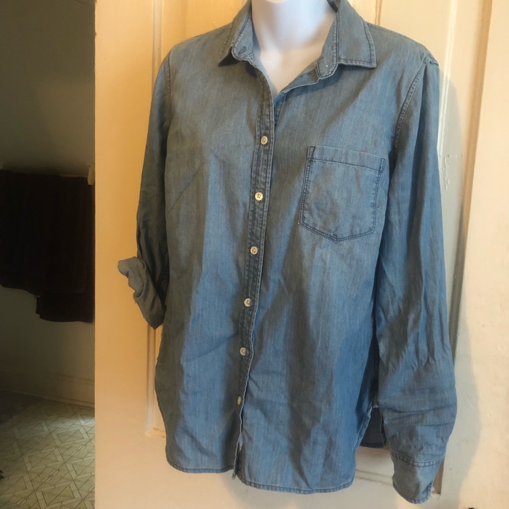 Women’s 12 J Crew chambray button-up